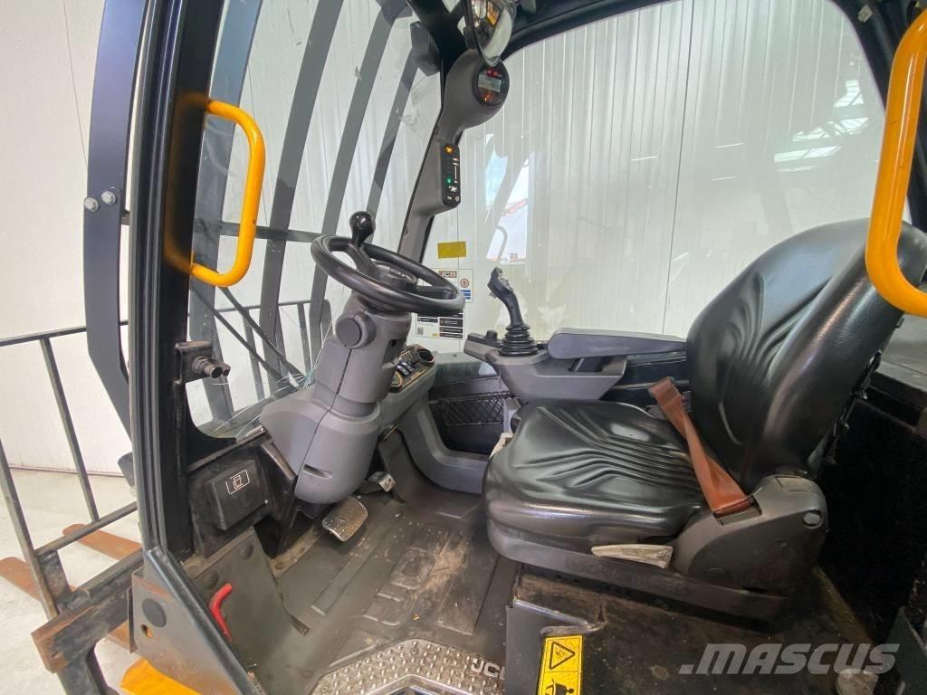 JCB TLT30-19D-2WD 디젤 지게차