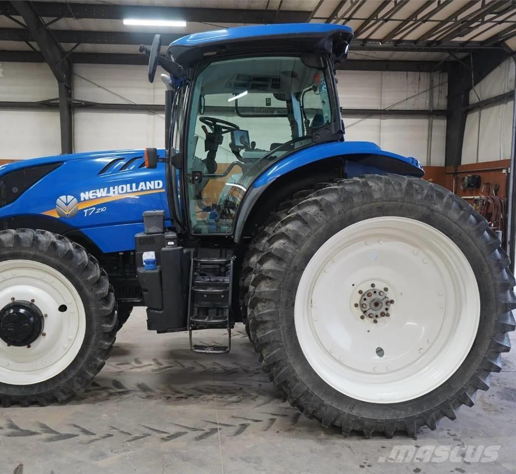 New Holland T 7.210 트랙터