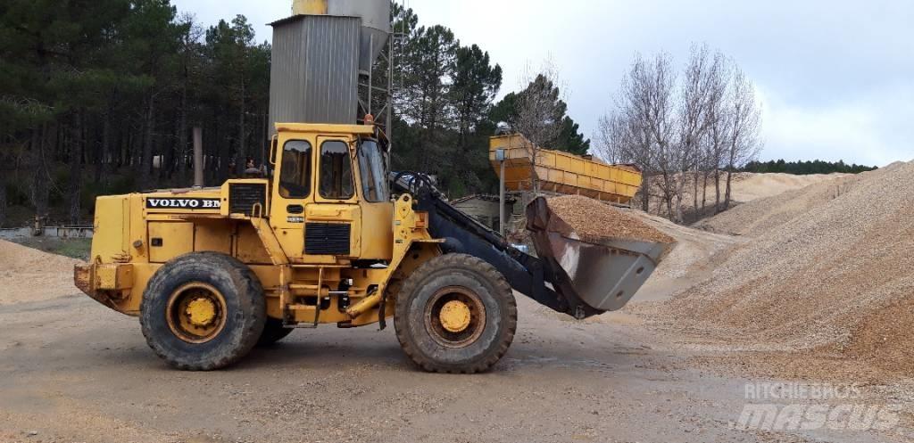  Cargadora volvo L90 미니 로더