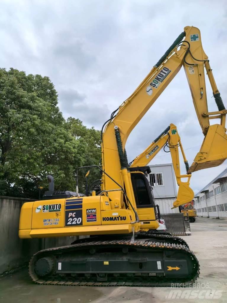 Komatsu PC 220-8 대형 굴삭기 29톤 이상