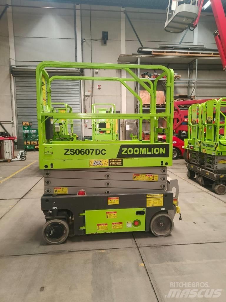 Zoomlion 0607DC 가위형 리프트
