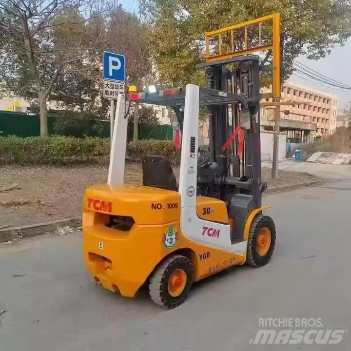 TCM 30 리치 트럭