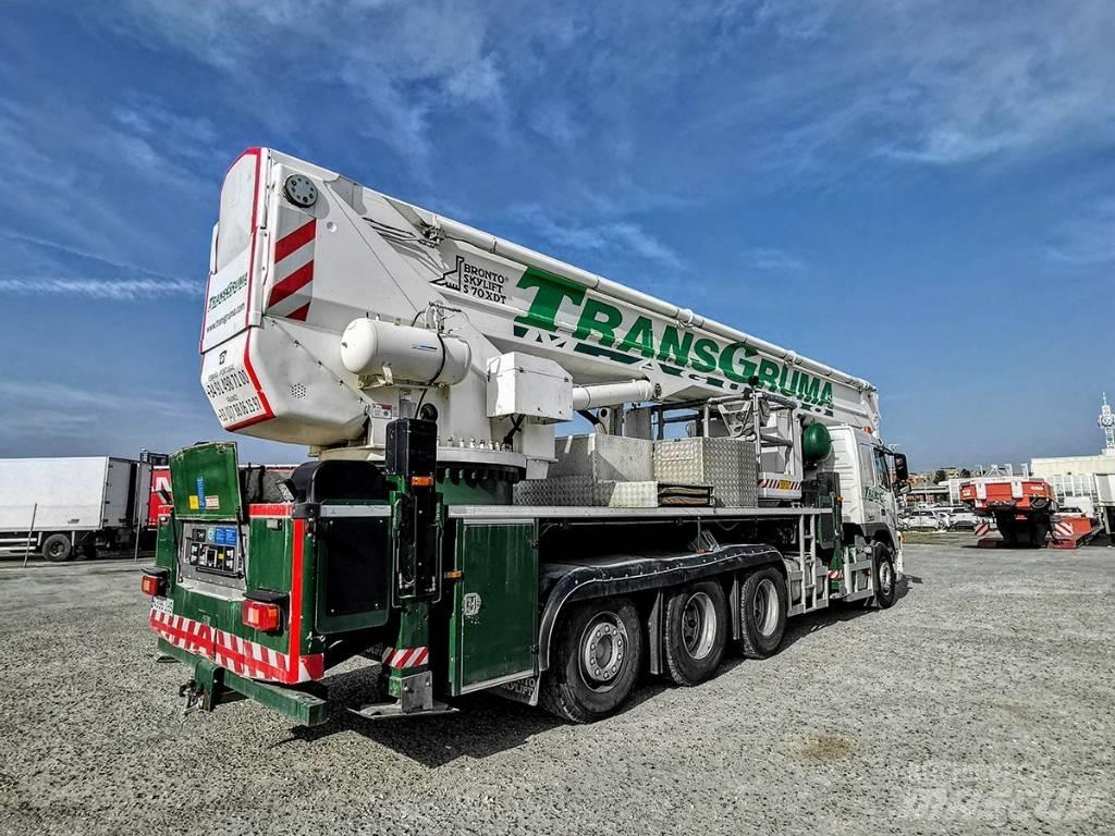 Bronto S70 XDT 자주식 고소작업대