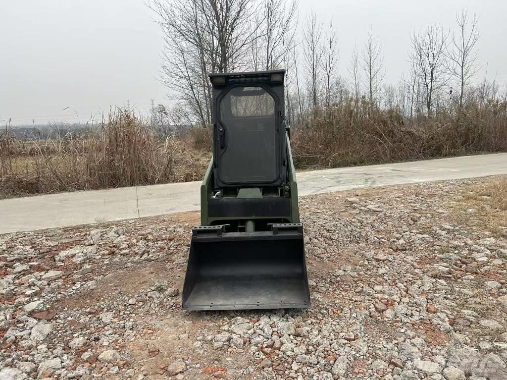Bobcat S 70  스키드로더
