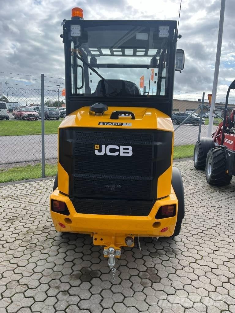 JCB 403 Agri Plus  스키드로더