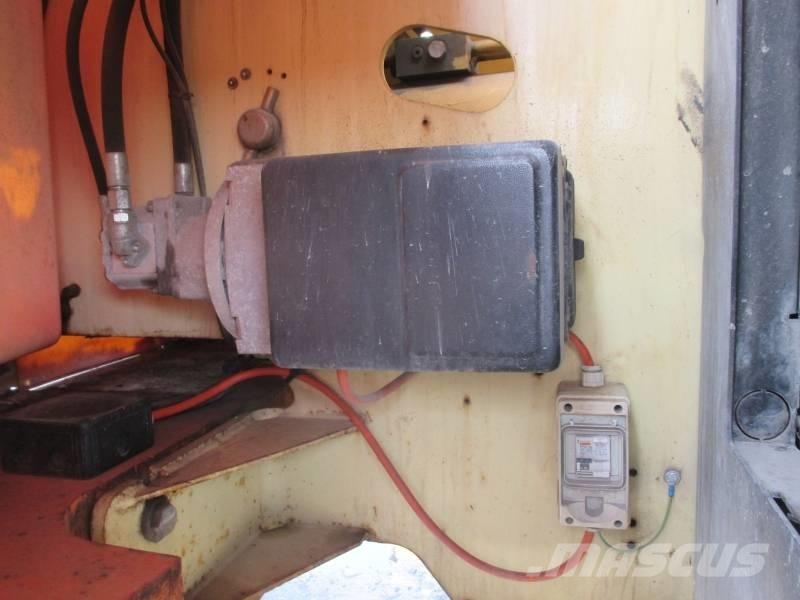 JLG 460 SJ 견인식 전동이동 리프트