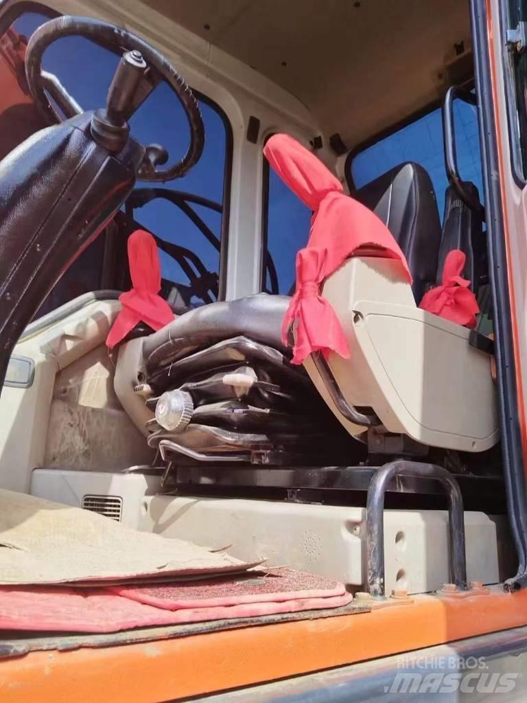 Doosan DX150W-9  휠 굴삭기