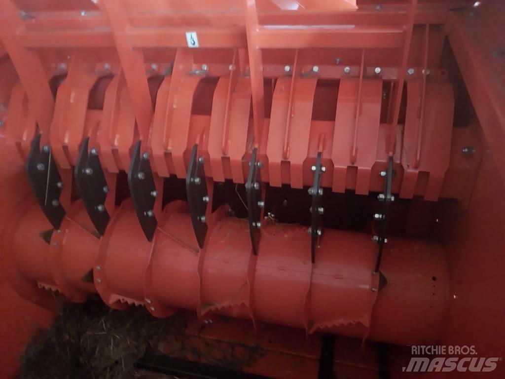 Kubota BC 1300 PRO 베일 분쇄기, 절단기 및 언롤러