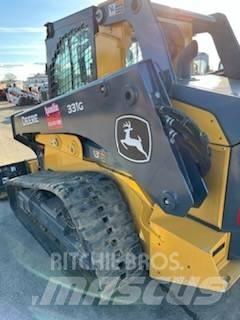 John Deere 331g  스키드로더