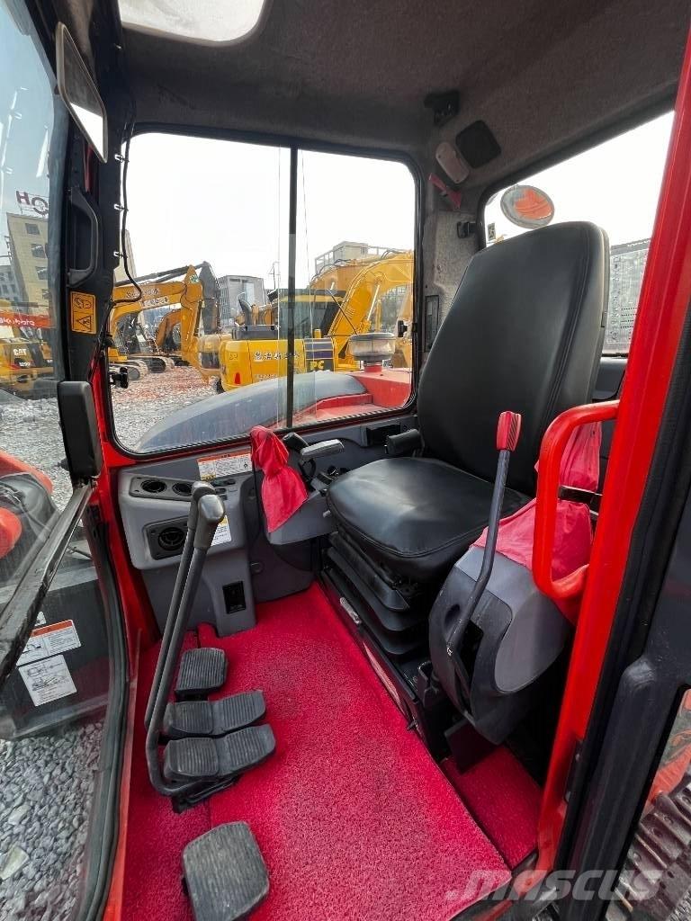 Kubota KX 185 중형굴삭기 7톤-28톤