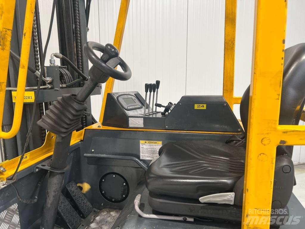Combilift CBE2500 4방향 리치트럭