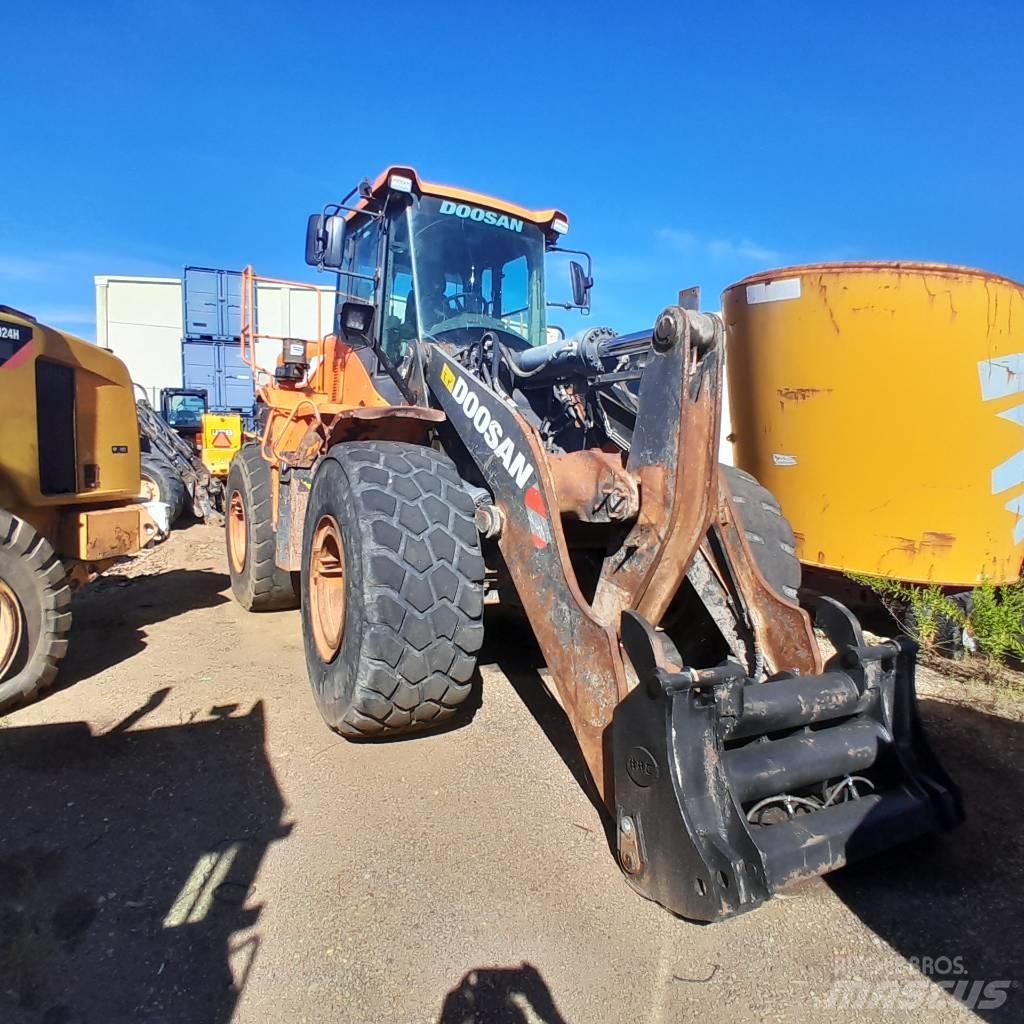 Doosan DL 300-5  휠로우더