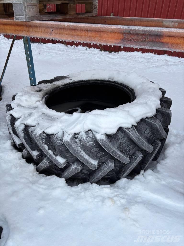 BKT 520/85R38 타이어, 휠 및 림