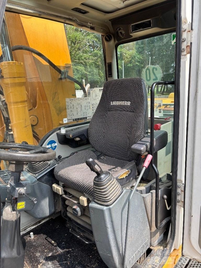 Liebherr A316  휠 굴삭기
