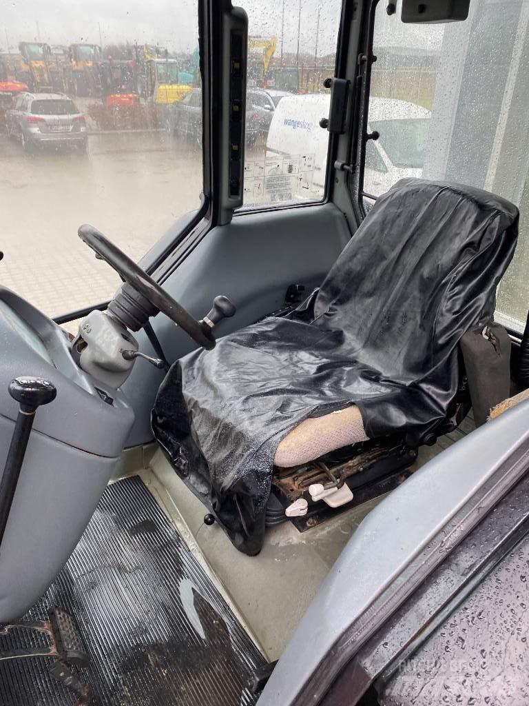 Valtra 700-4 트랙터