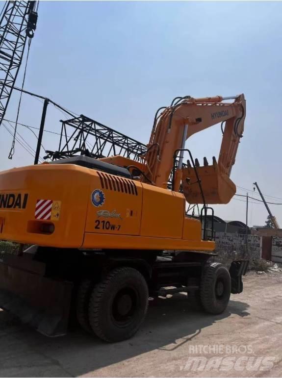 Hyundai 210W-7  휠 굴삭기