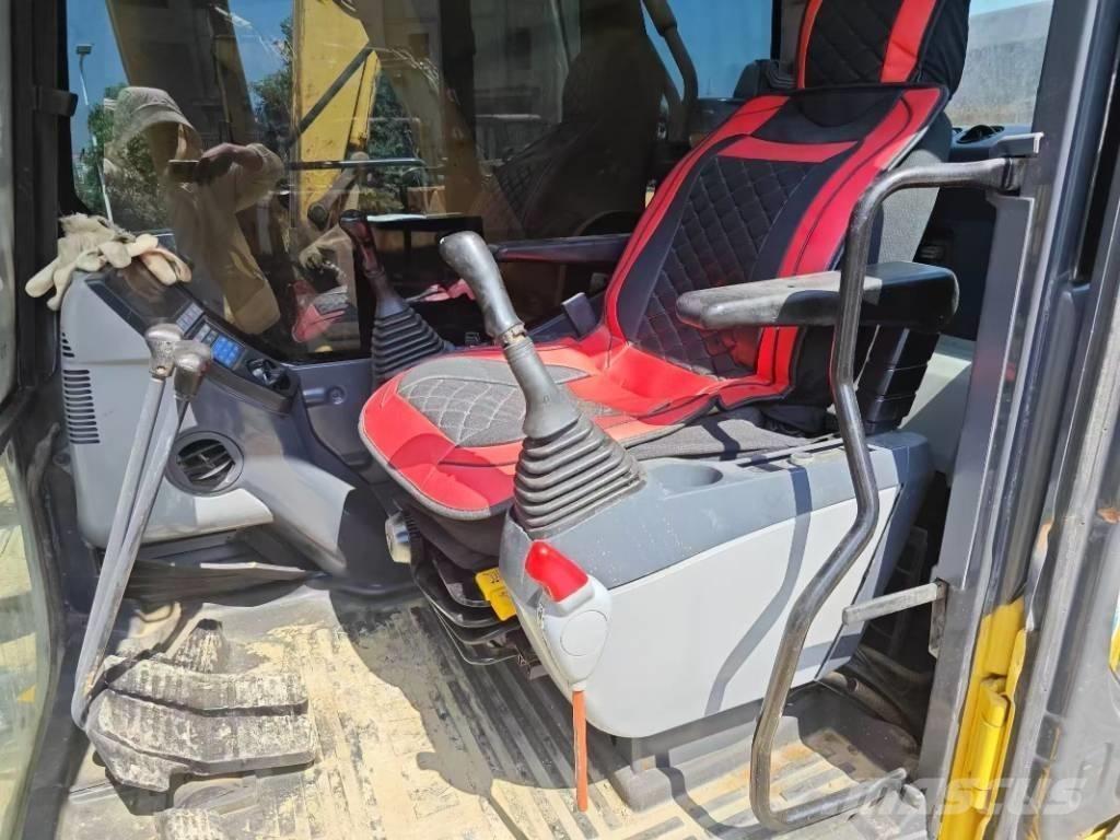 Komatsu PC 450-8 대형 굴삭기 29톤 이상