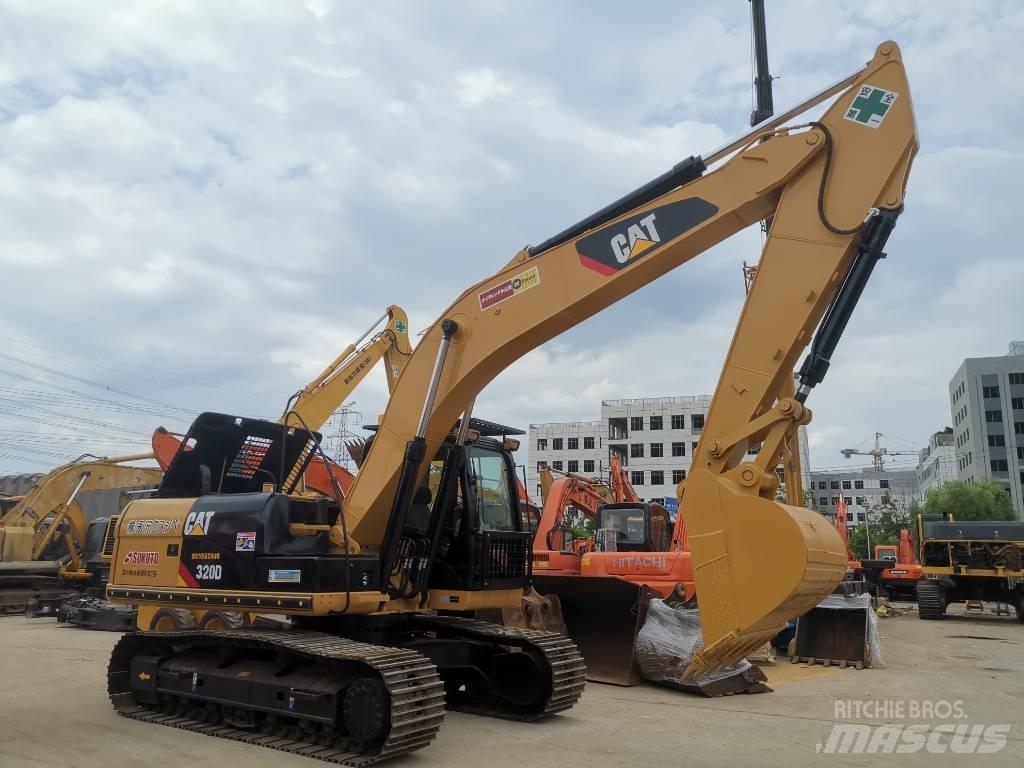 CAT 320 D 대형 굴삭기 29톤 이상