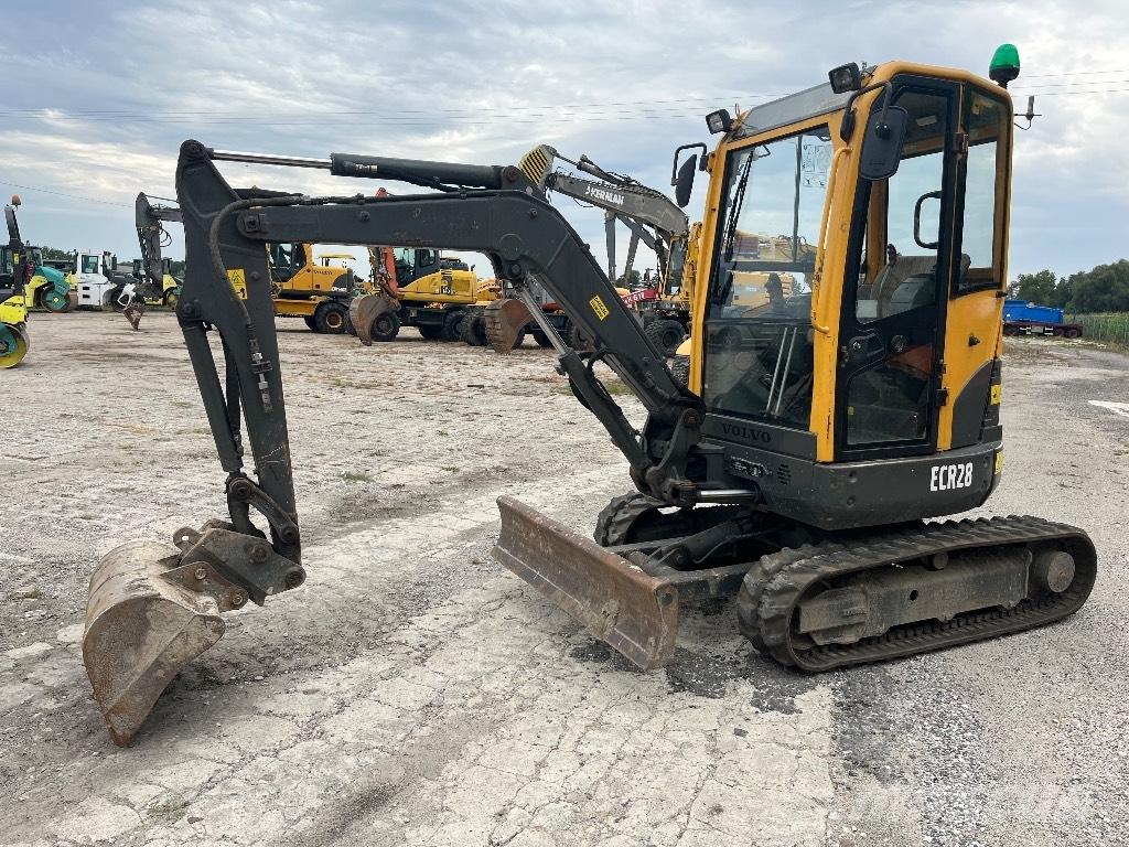 Volvo ECR 28 소형 굴삭기 7톤 미만