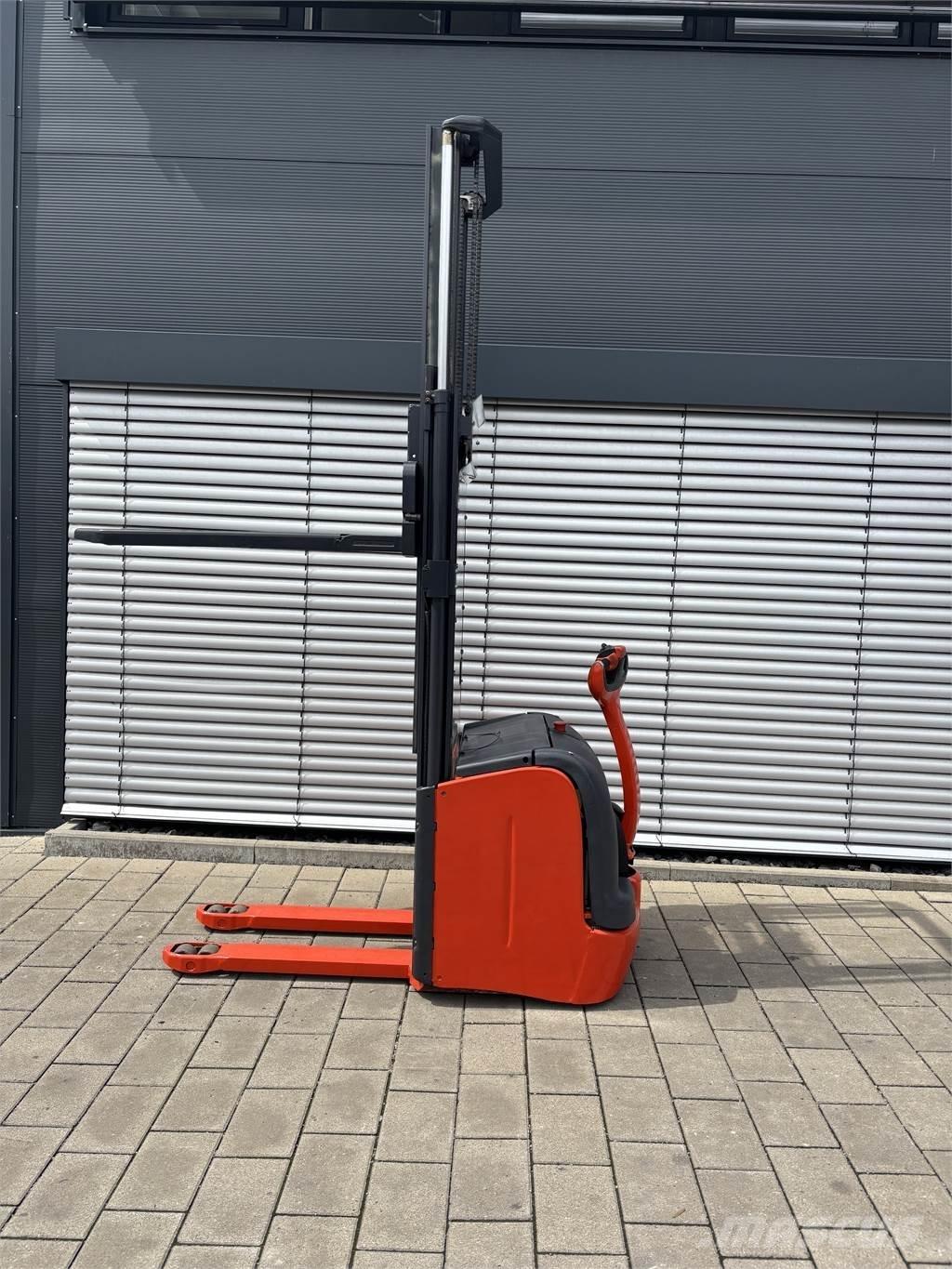 Linde L16 보행식 리치 지게차