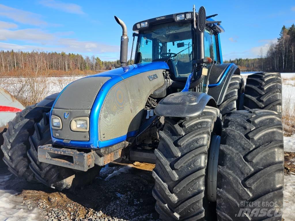 Valtra T 171 트랙터