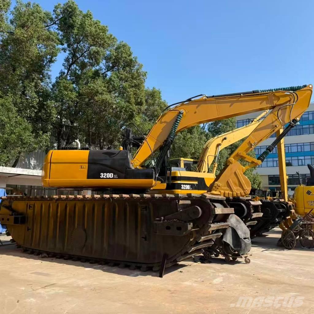 CAT 320D2 수륙양용 굴삭기