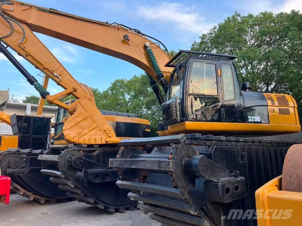 CAT 320D2 수륙양용 굴삭기