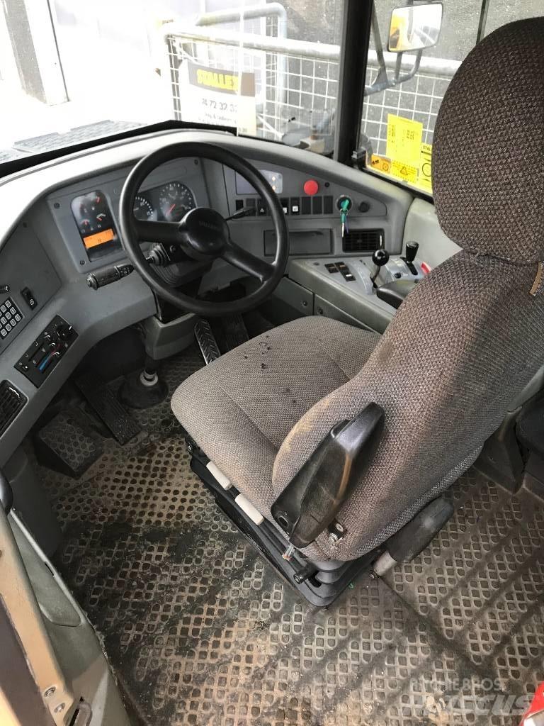 Volvo A25D 건설현장 덤프트럭