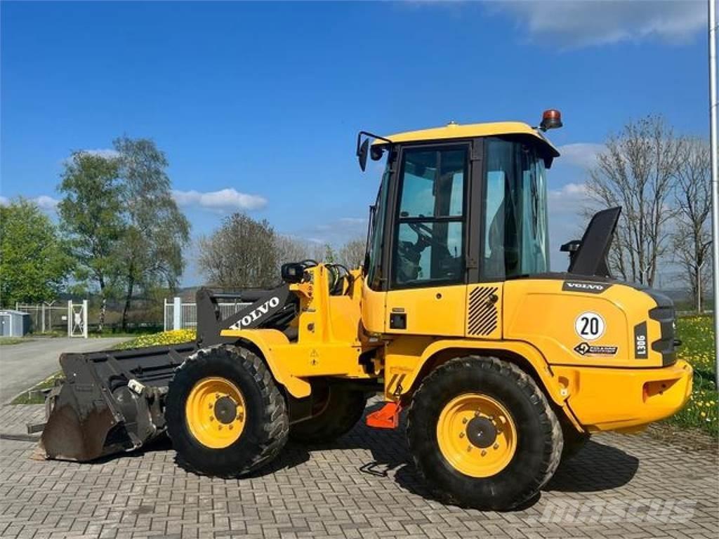 Volvo L30G  휠로우더