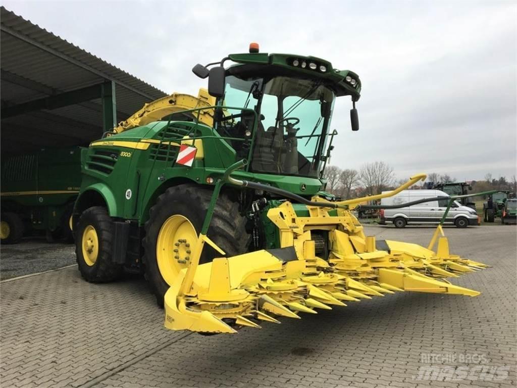 John Deere 8300i 자동 초지기계