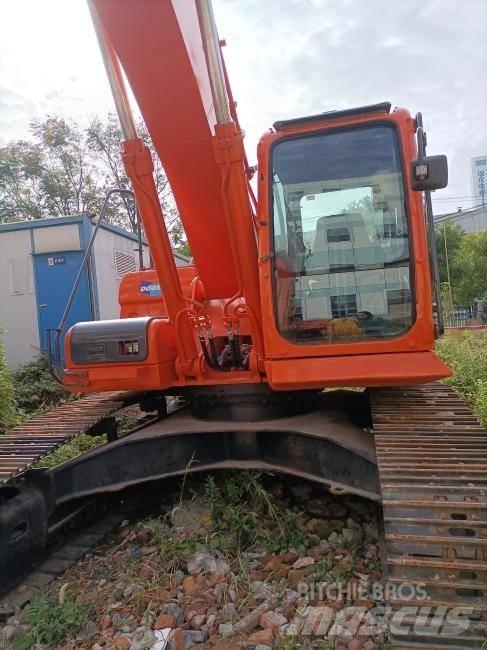 Doosan DX 300 대형 굴삭기 29톤 이상