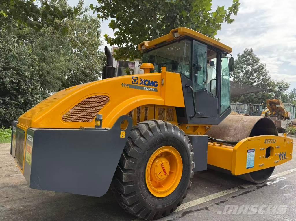 XCMG XS 223 J 싱글 드럼 롤러