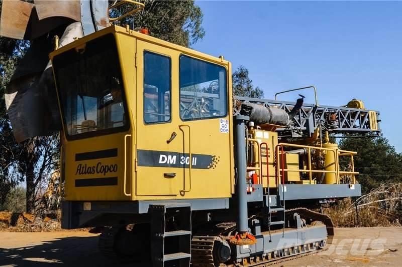 Atlas Copco DM30 도로 굴착기