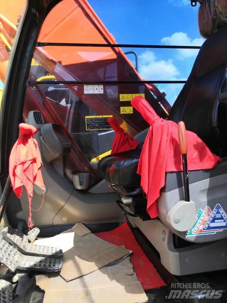 Hitachi ZX200 대형 굴삭기 29톤 이상