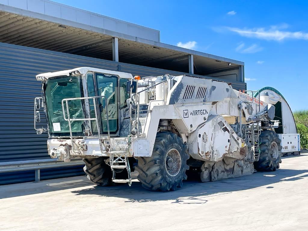 Wirtgen WR 240I 아스팔트 리사이클러