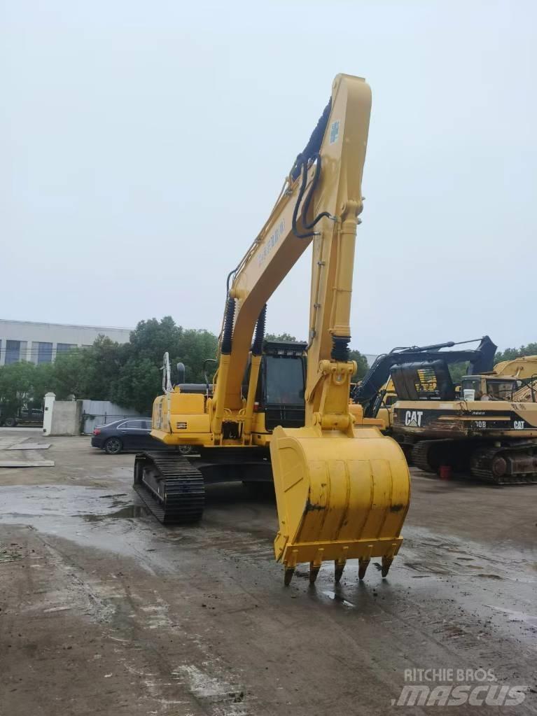 Komatsu PC 240 대형 굴삭기 29톤 이상