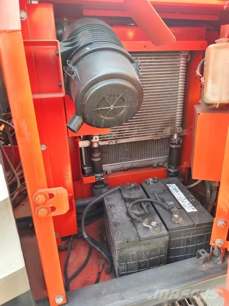 Hitachi ZX 60 소형 굴삭기 7톤 미만