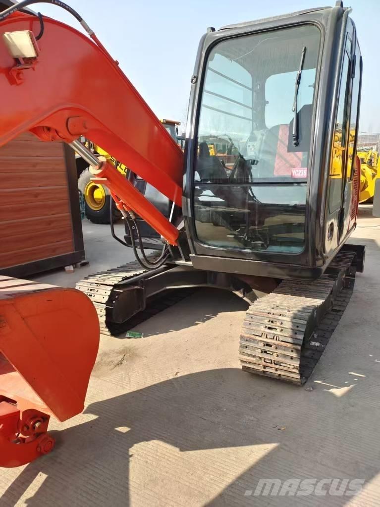 Hitachi ZX 60 소형 굴삭기 7톤 미만