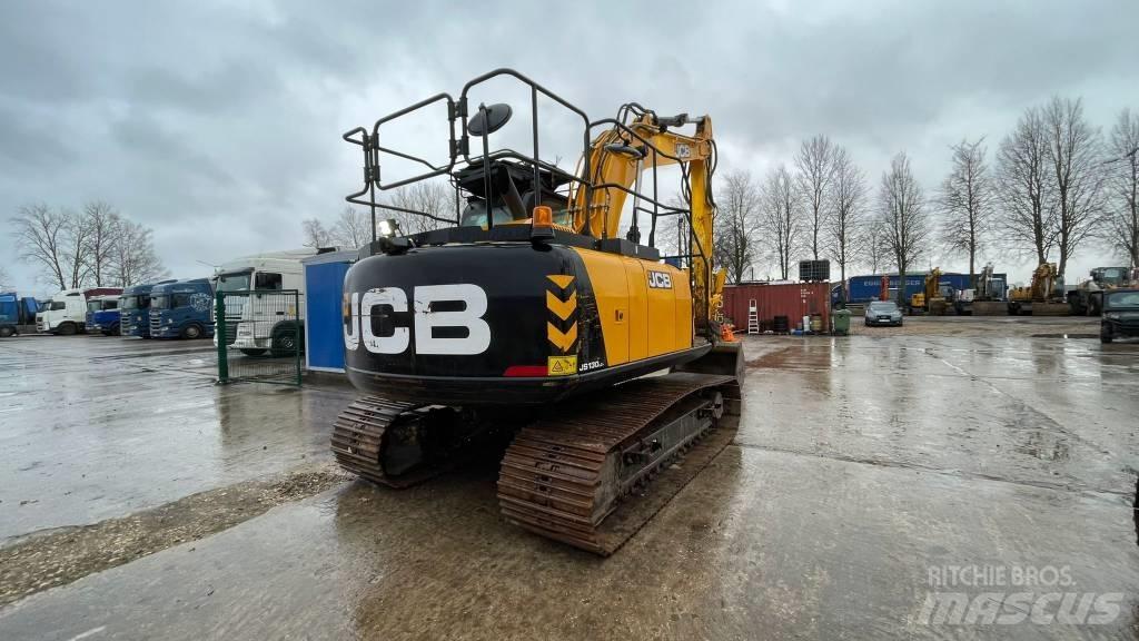 JCB JS 130 LC 대형 굴삭기 29톤 이상