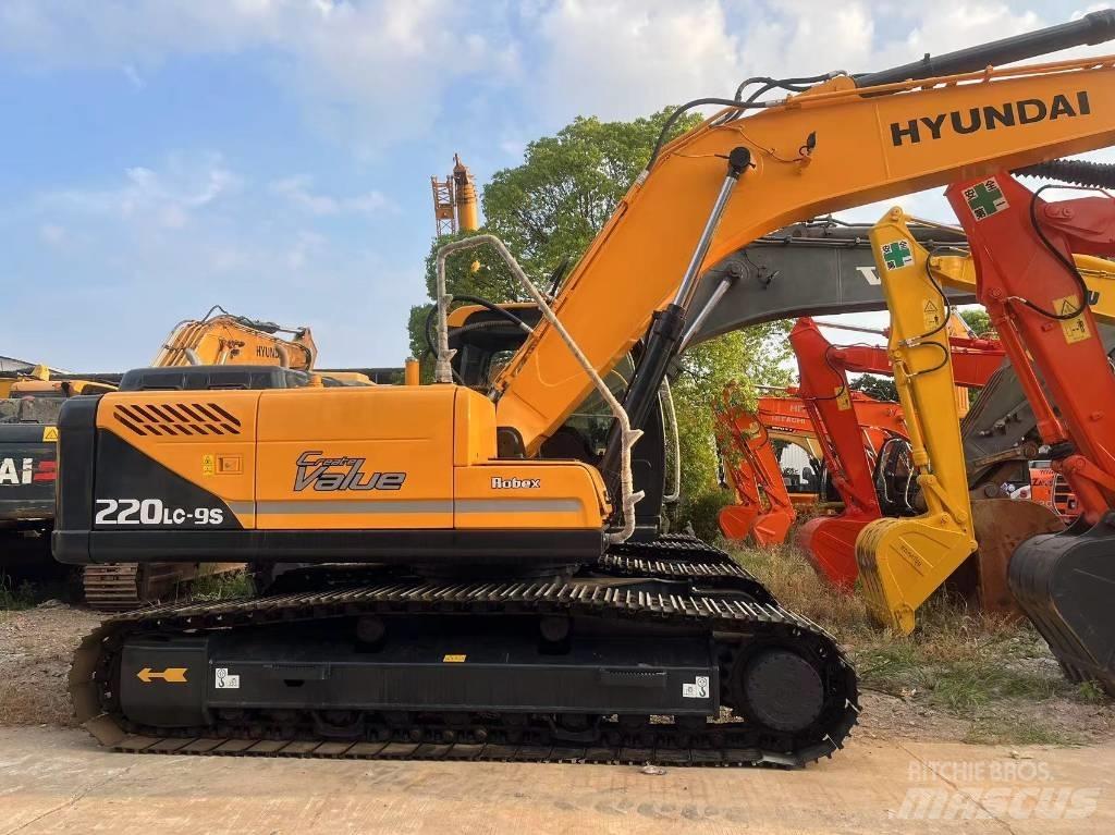 Hyundai R220LC-9S 대형 굴삭기 29톤 이상