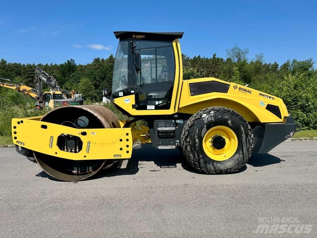 Bomag BW 213 D-5 기타 롤러