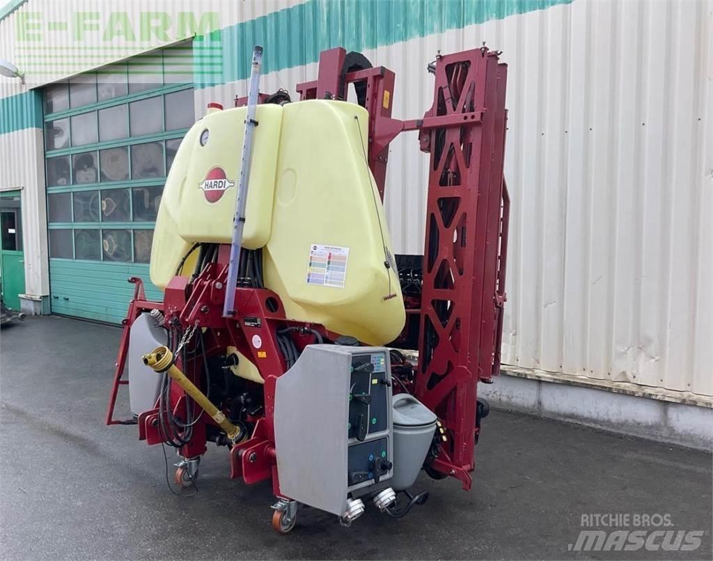 Hardi MEGA 1200 견인형 분무기
