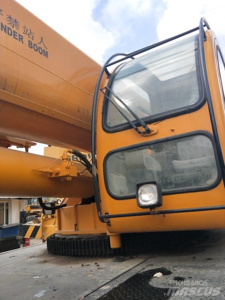 XCMG QY70T A/T 크레인
