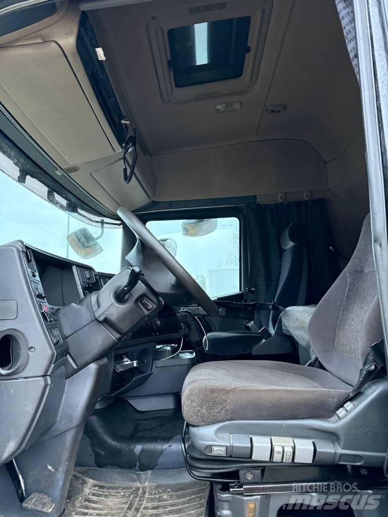 Scania R 560 목재 트럭