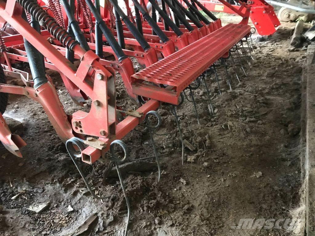 Kuhn BS 300 드릴