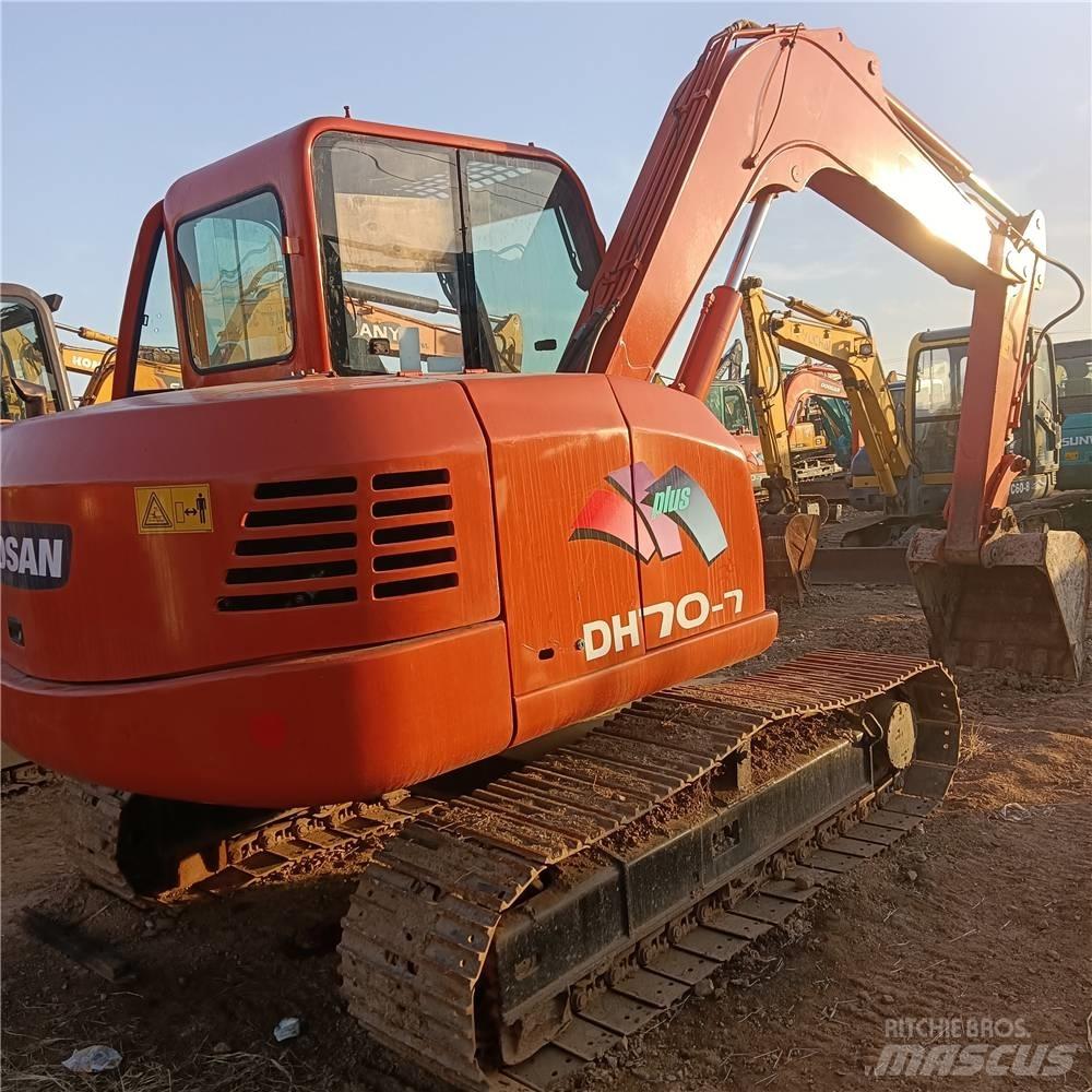 Doosan DH70 대형 굴삭기 29톤 이상