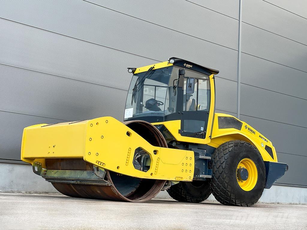 Bomag BW 216 D-5 싱글 드럼 롤러