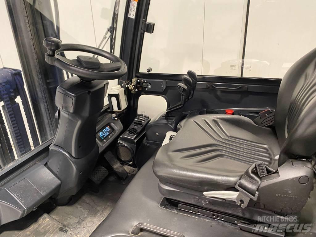 Doosan B25X-7 전동 지게차
