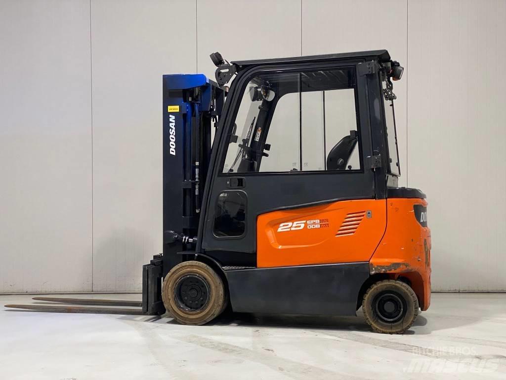 Doosan B25X-7 전동 지게차