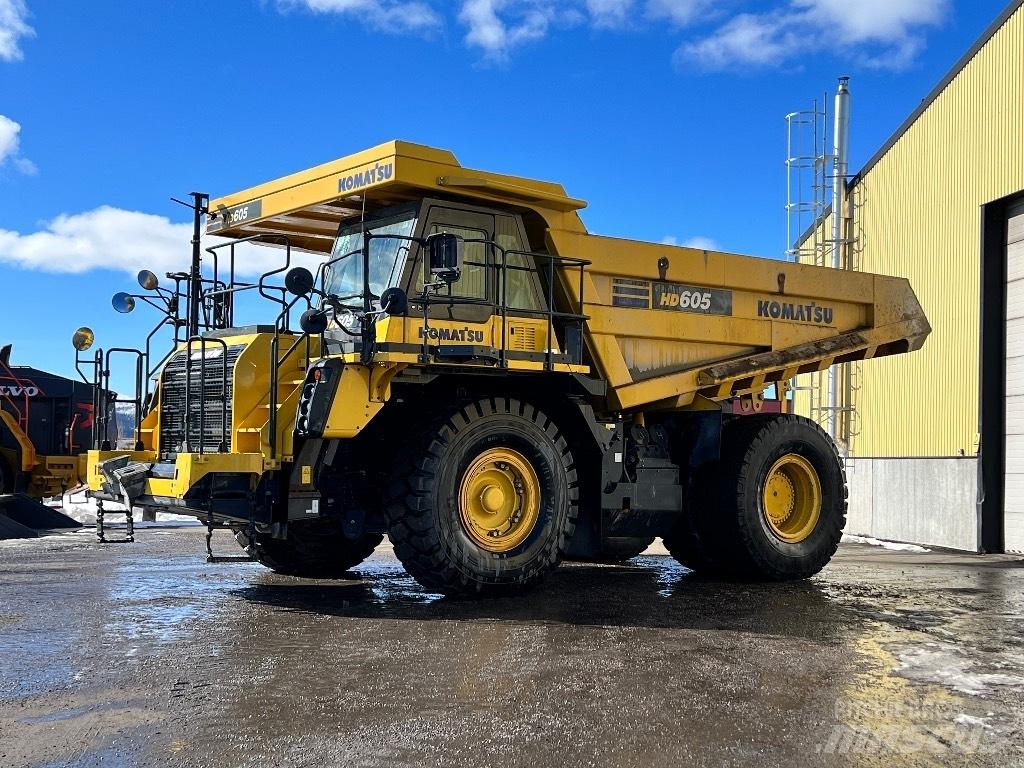 Komatsu 605-8 초대형 덤프 트럭